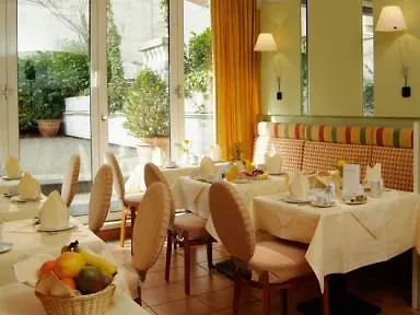 ****  The Ascot Hotel Кёльн Германия