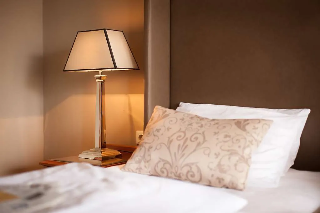 The Ascot Hotel Кёльн